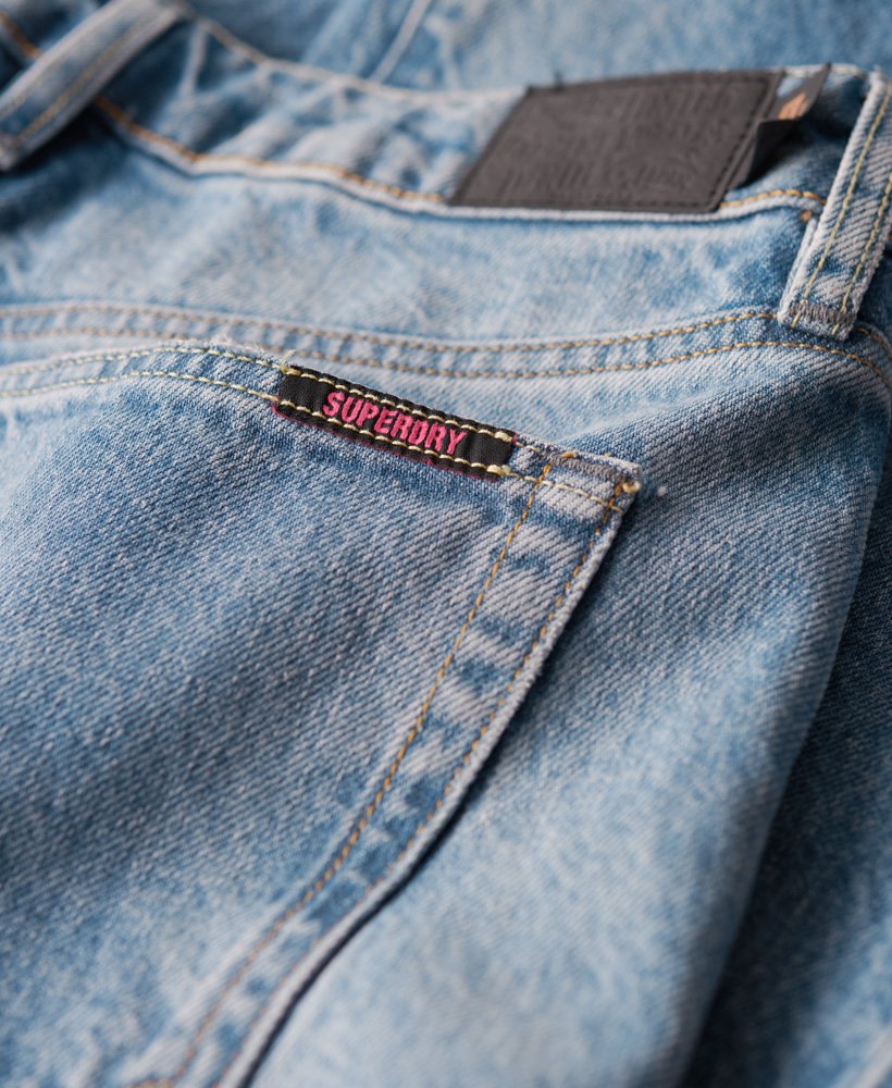 mid-rise wide leg jeans in vintage lentestijl op maat gemaakt.