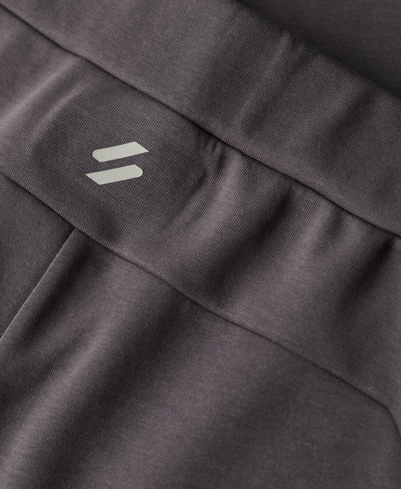sport tech tapered joggers in donker leigrijs