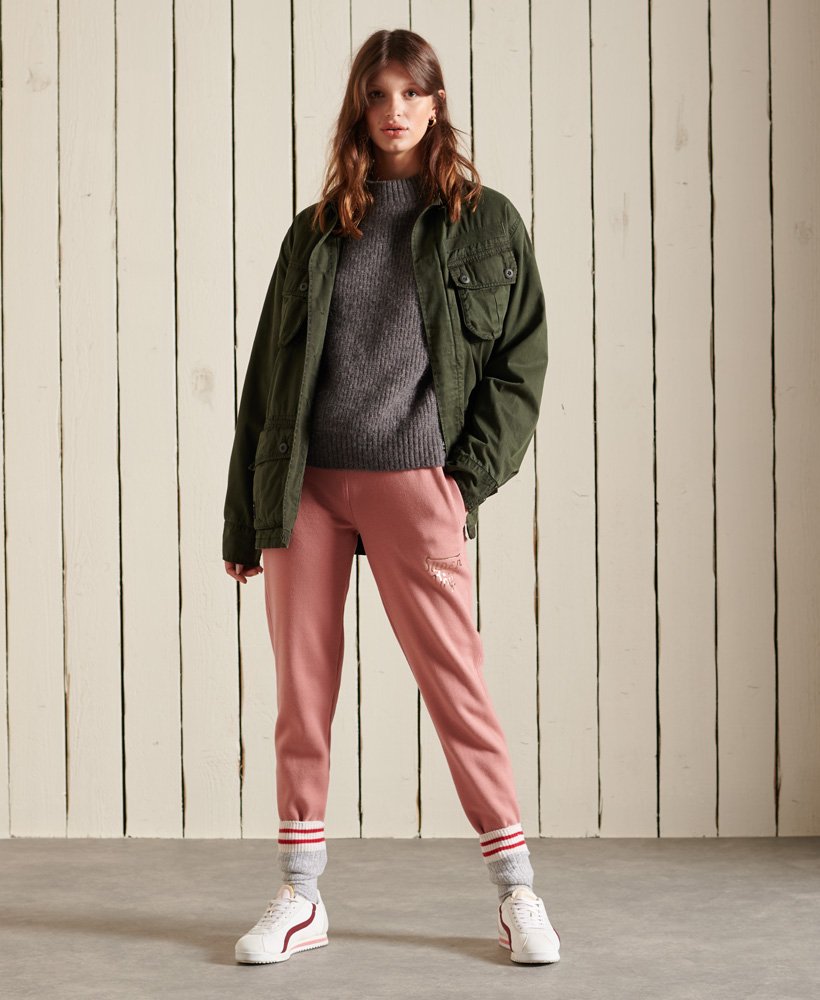 joggingbroek in scriptstijl voor op het werk in native rose.