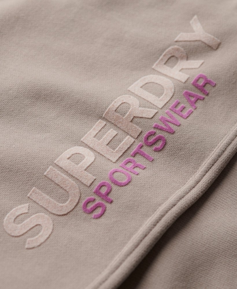 sportieve boyfriend joggingbroek in diepbeige met een grove structuur.