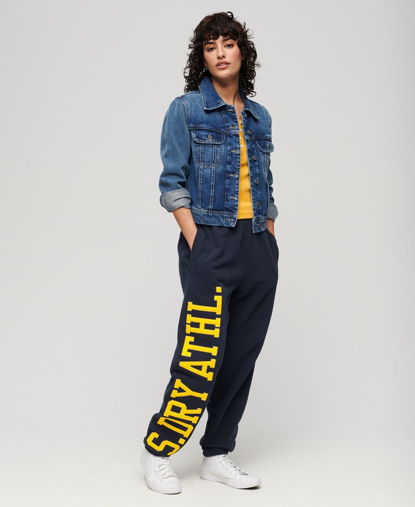 college logo boyfriend jogger in eclipse navy