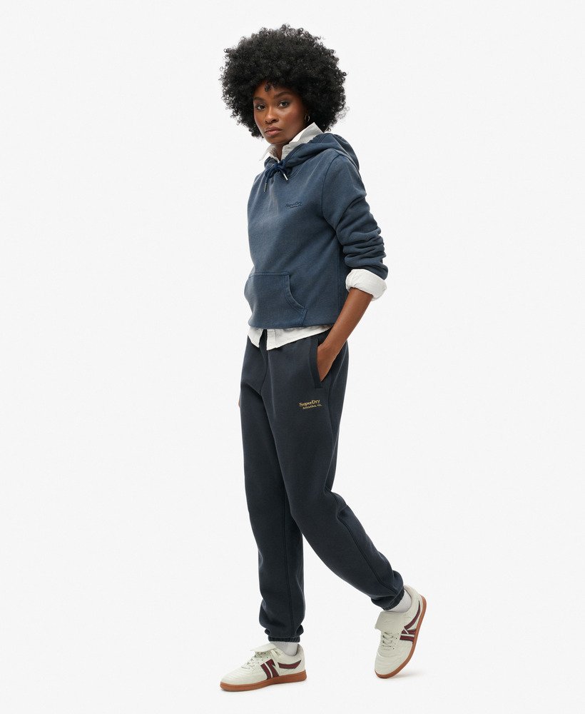 essential logo joggingbroek met manchetten in een prachtige marineblauwe kleur