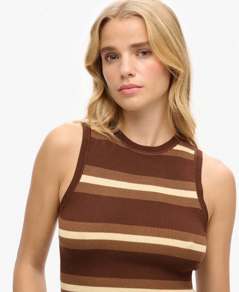 fijn gebreide tanktop in bizonbruinmarsepein.