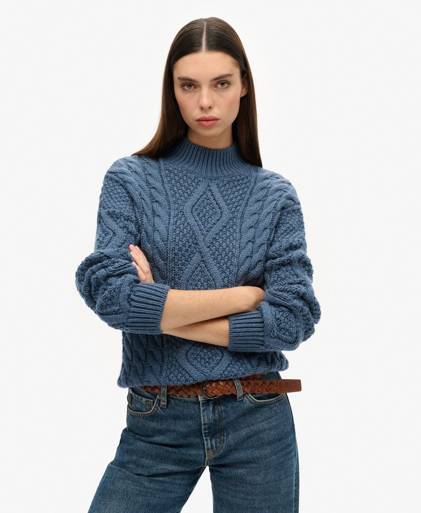 aran kabelgebreide polotrui in vintage denimblauw