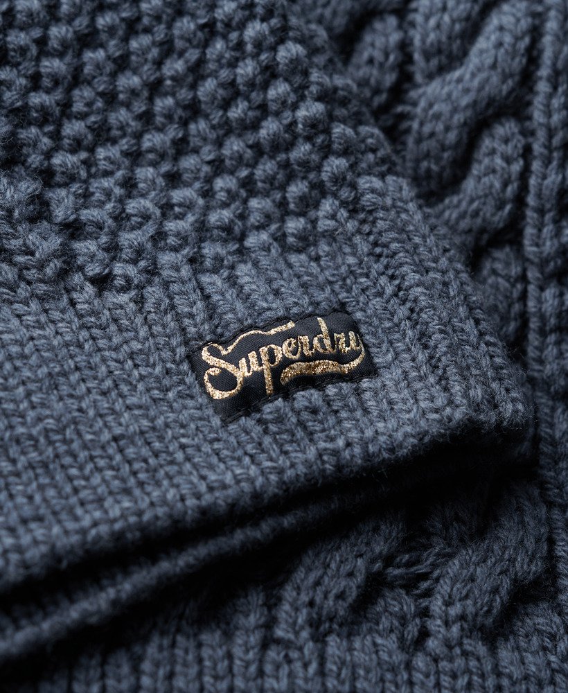 aran kabelgebreide polotrui in vintage denimblauw