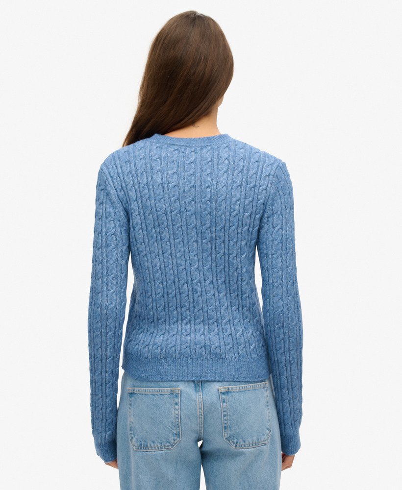 nauwsluitende kabeltrui met ronde hals in wedgewood blue