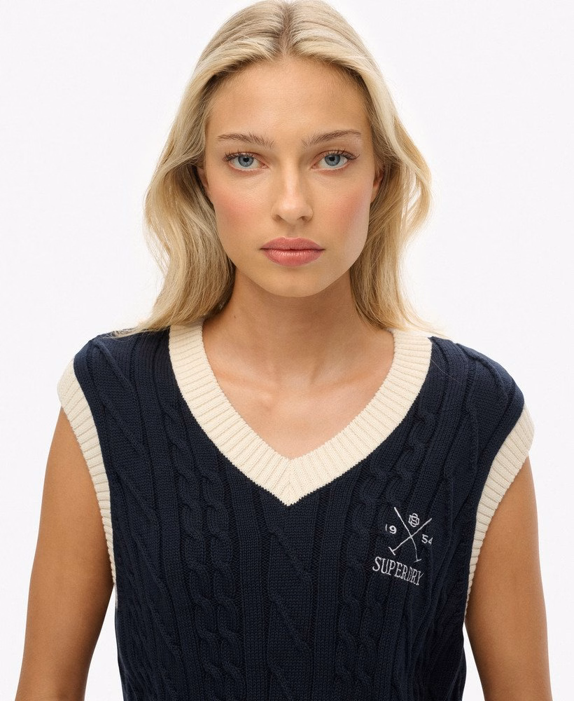 Gebreide tanktop in erfgoedstijl