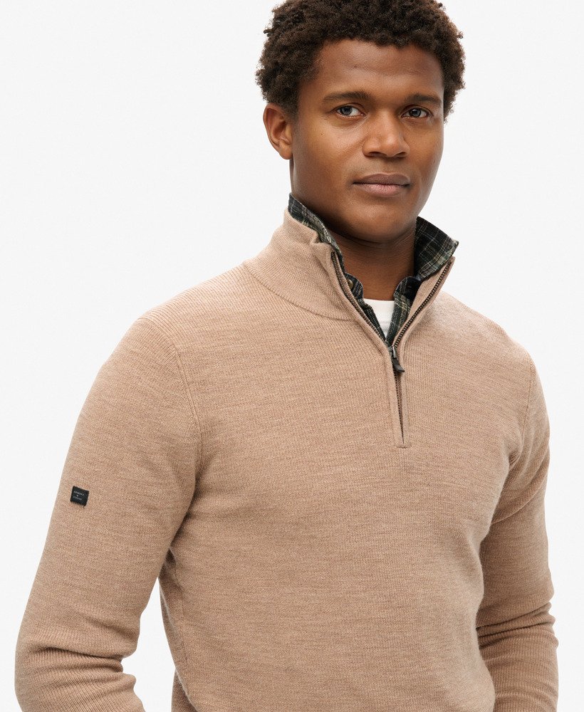 merino trui met halve rits in camelkleurige gemêleerde stof.