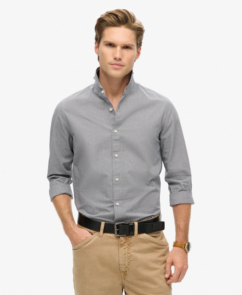 casual overhemd met lange mouwen in de donkerste marineblauwe kleur.