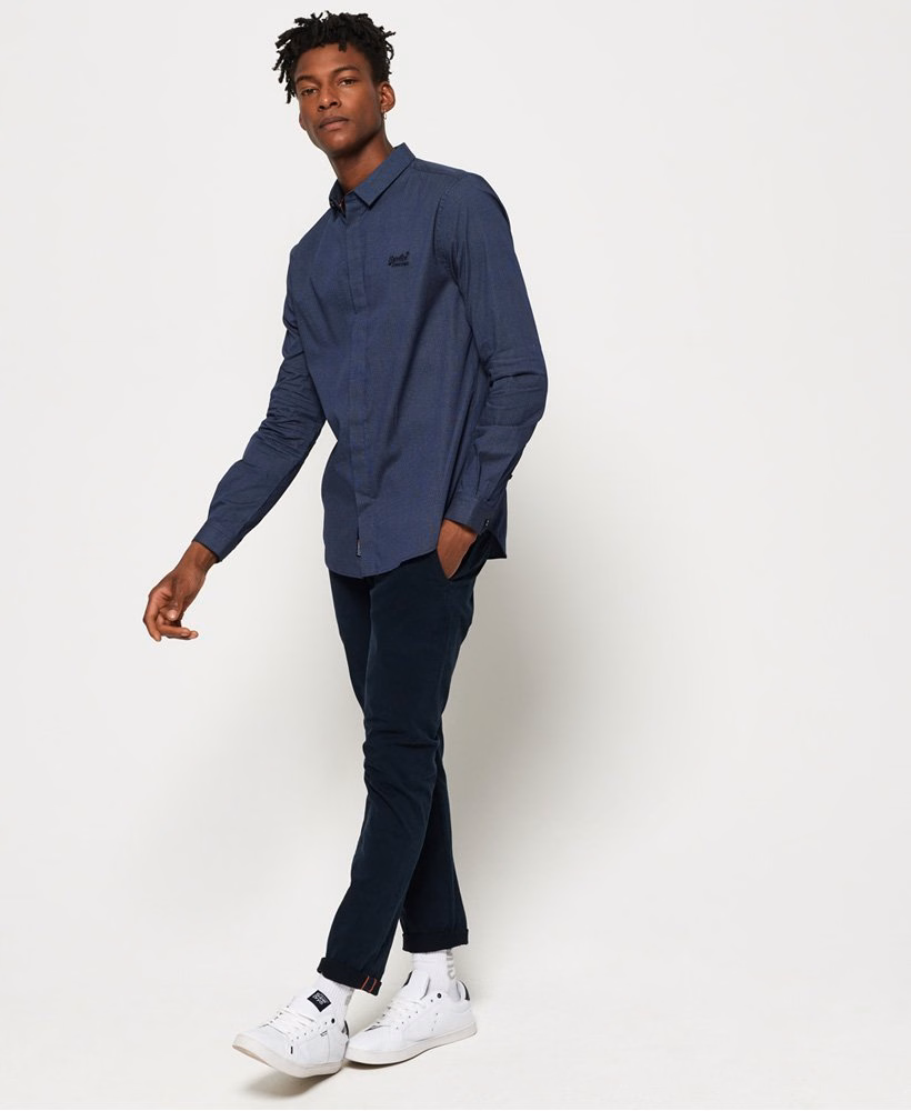 Getailleerd, slank model overhemd met lange mouwen