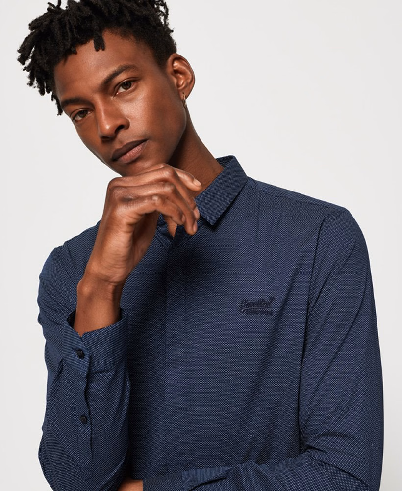 Getailleerd, slank model overhemd met lange mouwen