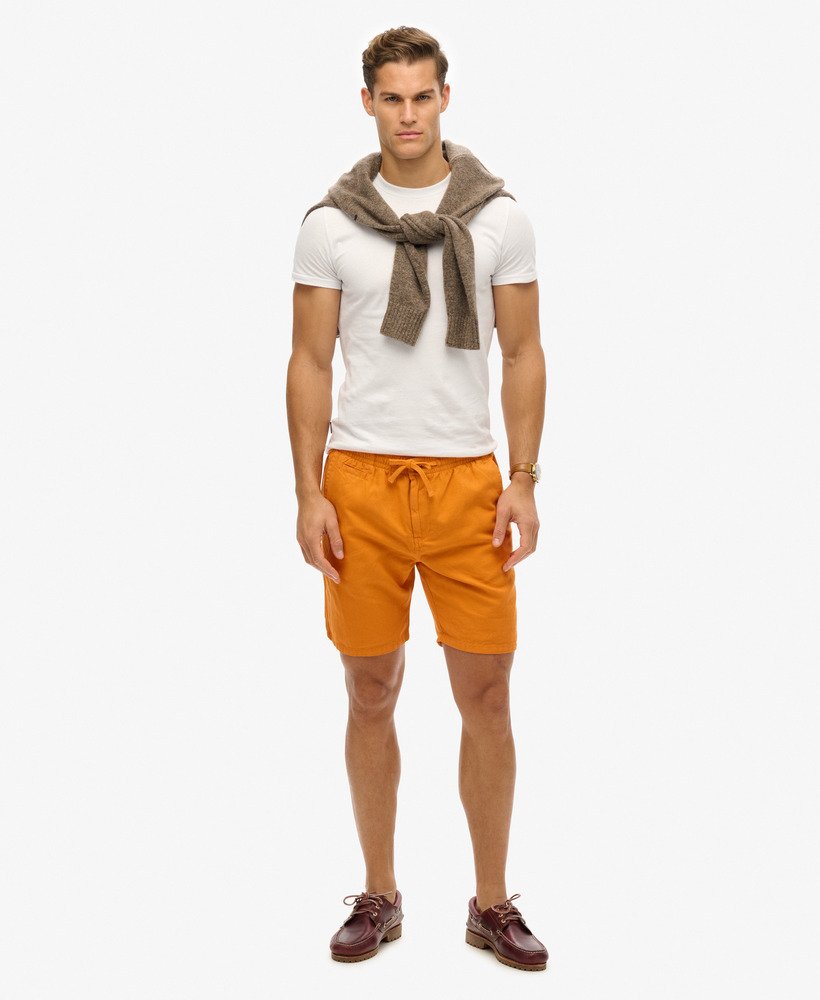 vintage overgeverfde shorts in opvallend oranje.