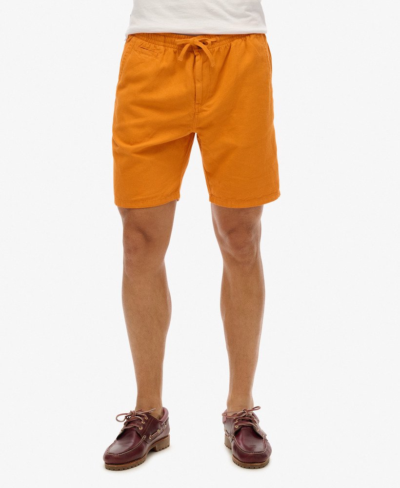 vintage overgeverfde shorts in opvallend oranje.