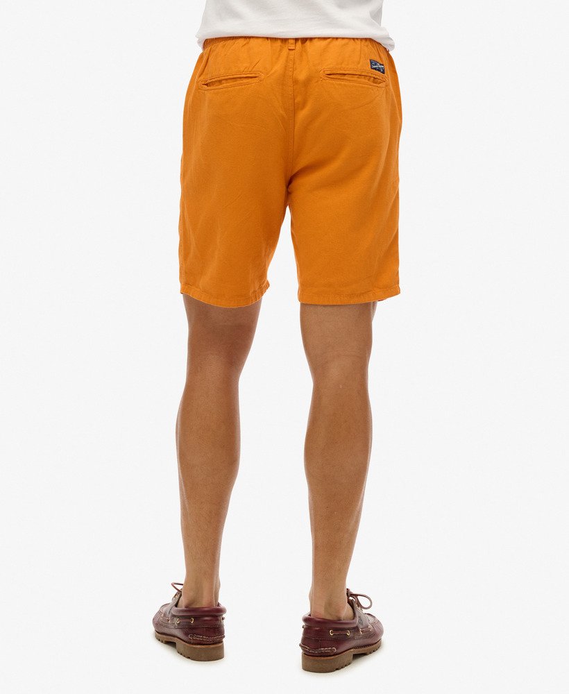 vintage overgeverfde shorts in opvallend oranje.