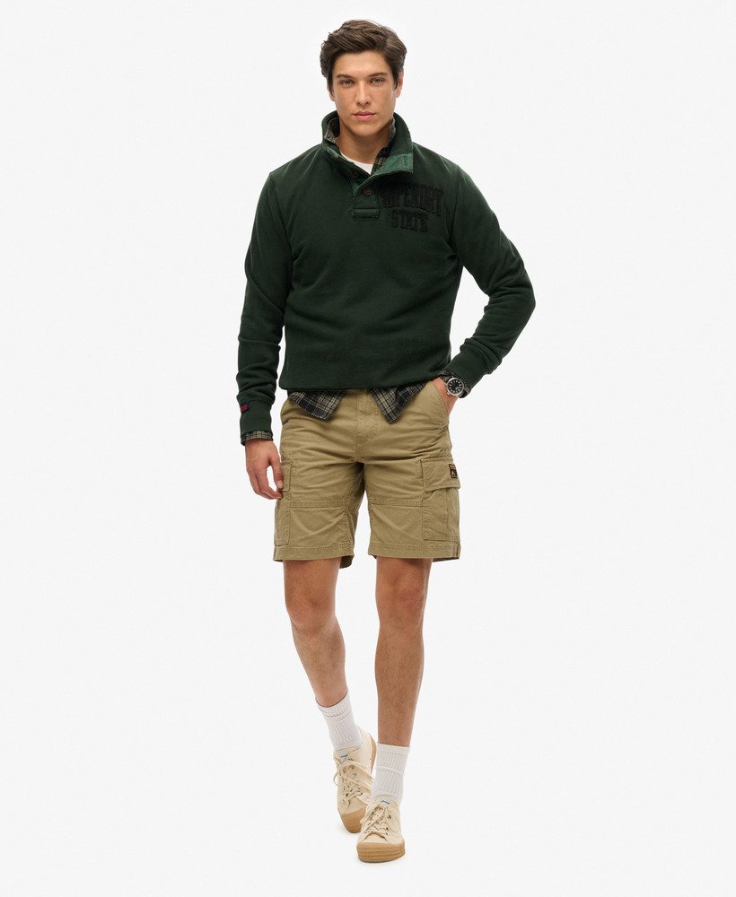 biologische katoenen cargo shorts in beige geschikt voor een jurk.