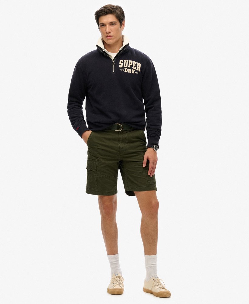biologische katoenen cargoshorts in olijfgroene kleur afkomstig uit overtollige voorraad.