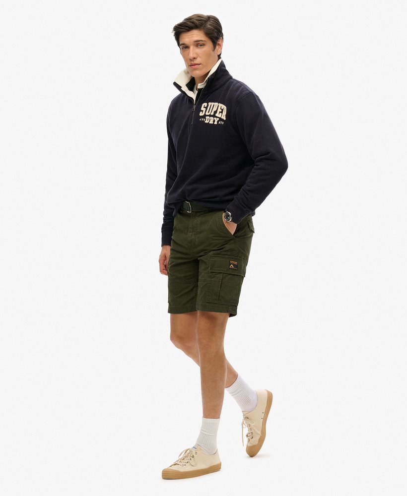 biologische katoenen cargoshorts in olijfgroene kleur afkomstig uit overtollige voorraad.