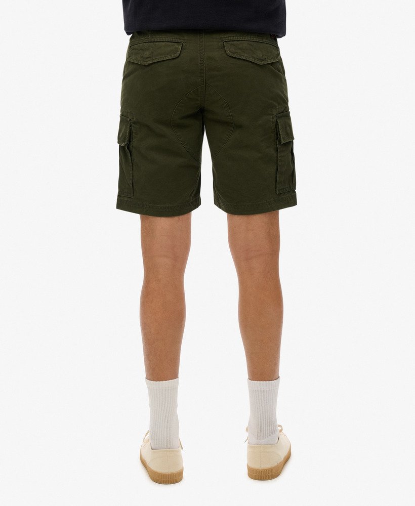 biologische katoenen cargoshorts in olijfgroene kleur afkomstig uit overtollige voorraad.