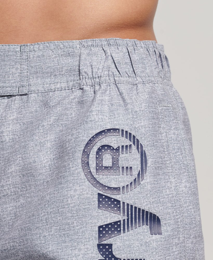 klassieke boardshorts in zilvergrijs met structuur.