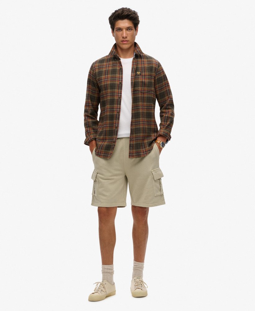 cargo shorts met contrasterende stiksels in gewassen pelikaanbeige
