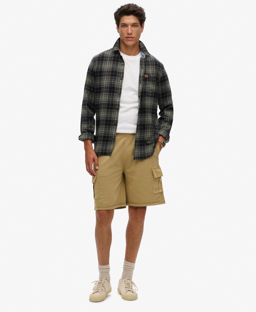 cargo shorts met contrasterende stiksels in gewassen cappuccino.