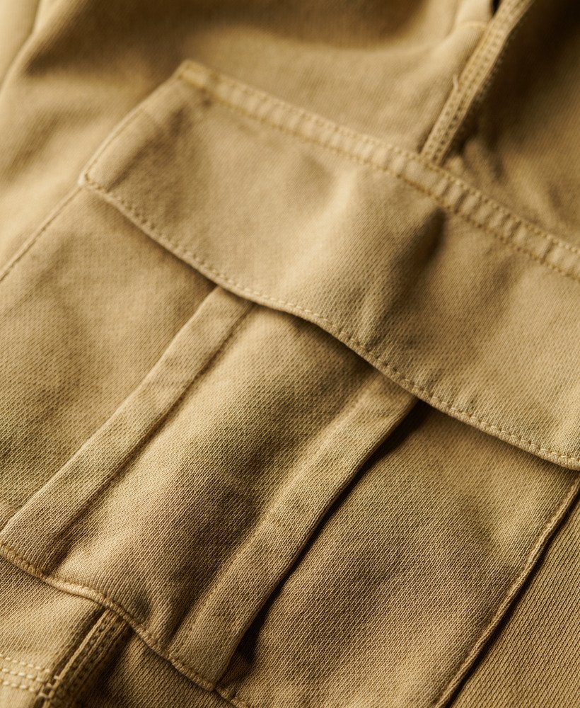 cargo shorts met contrasterende stiksels in gewassen cappuccino.