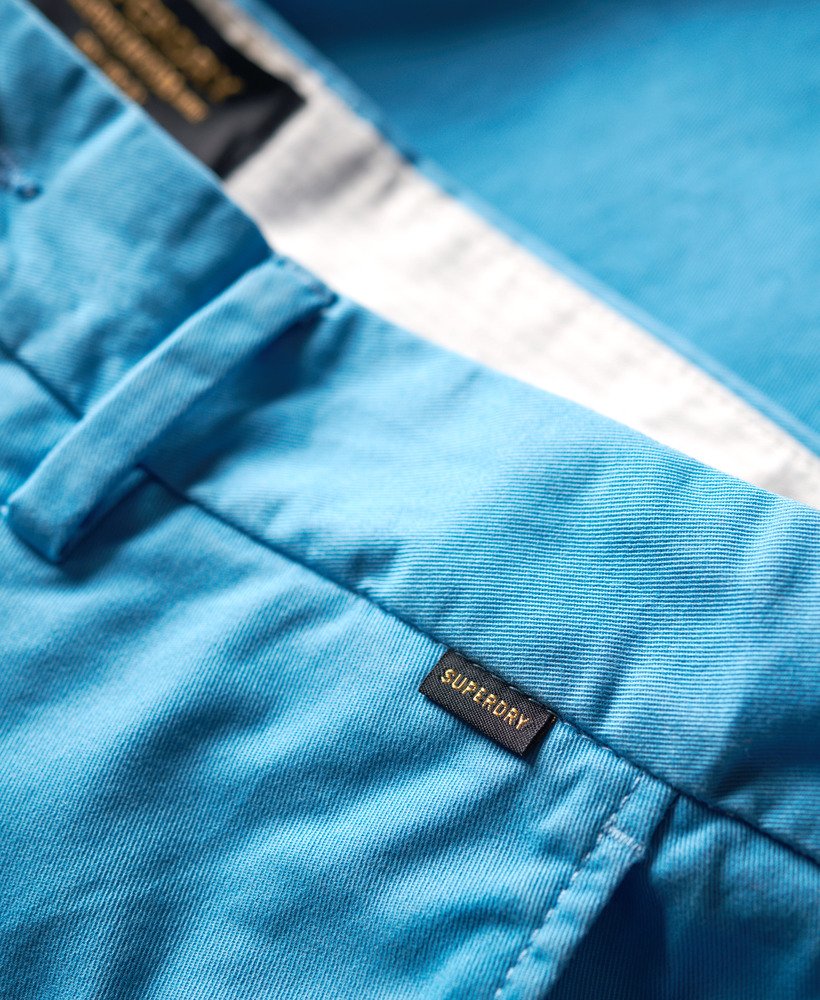 stretch chino shorts in toekanblauw