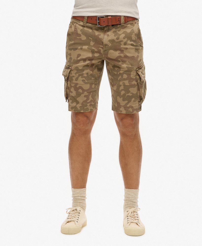 core cargo short in woodland sand camo