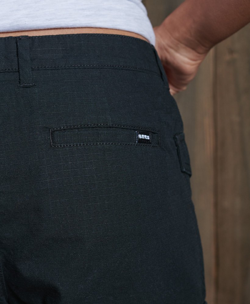 utility cargo shorts in zwart