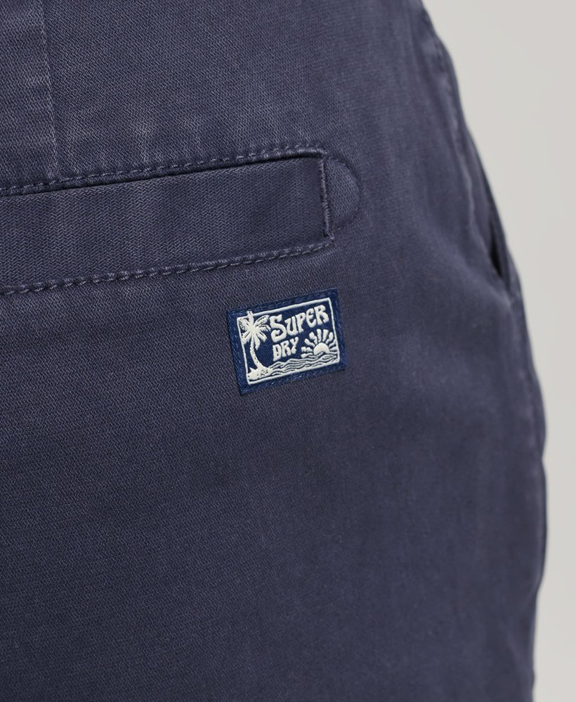 vintage chino shorts van biologisch katoen in de kleur frans marineblauw.
