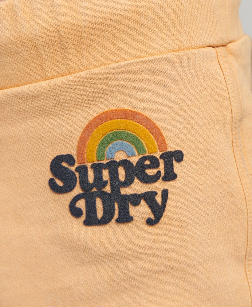 regenboogshorts in gedroogd kleibruin