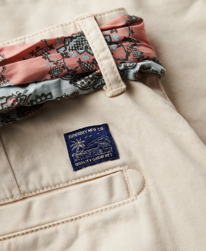chino hot shorts in havermoutkleur
