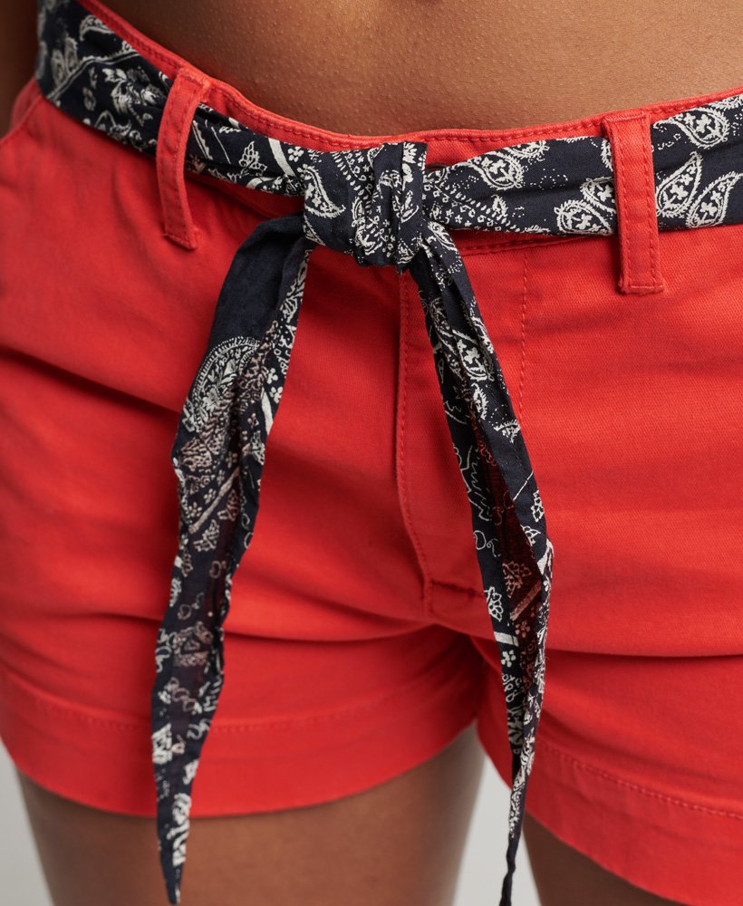 chino hot shorts in frisdrankrood