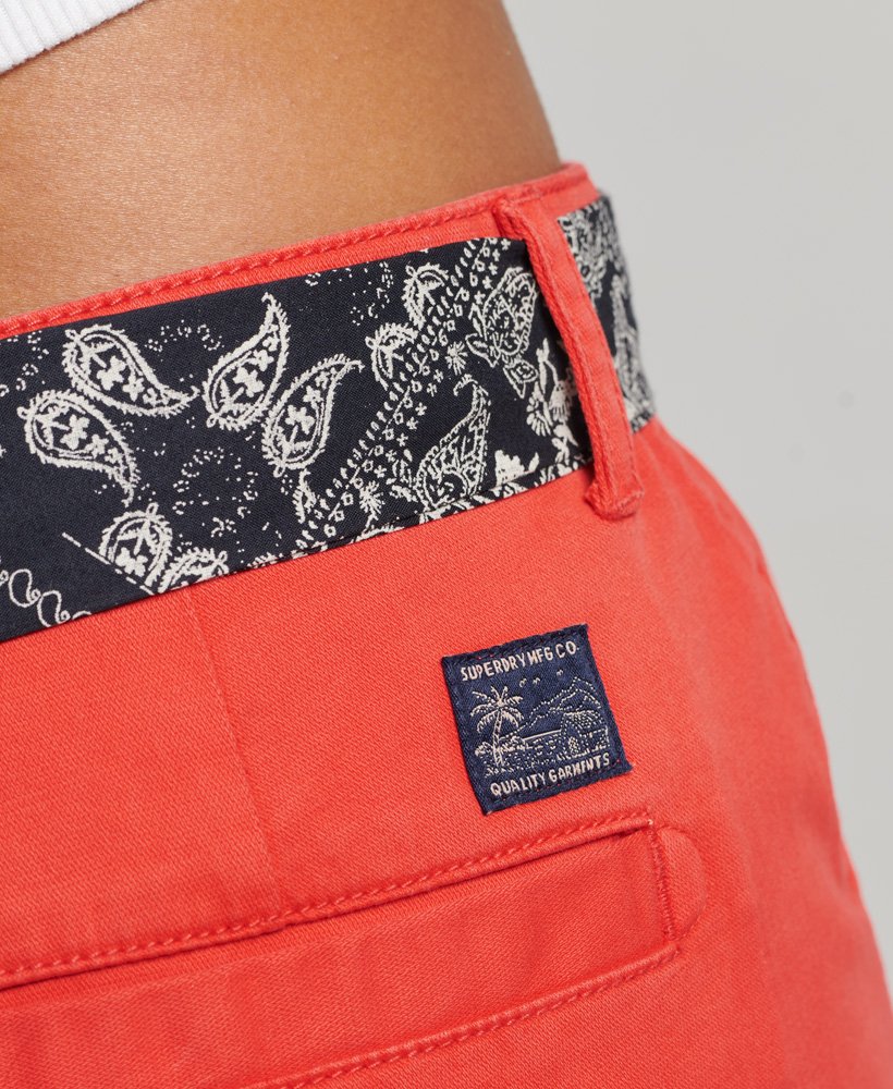 chino hot shorts in frisdrankrood