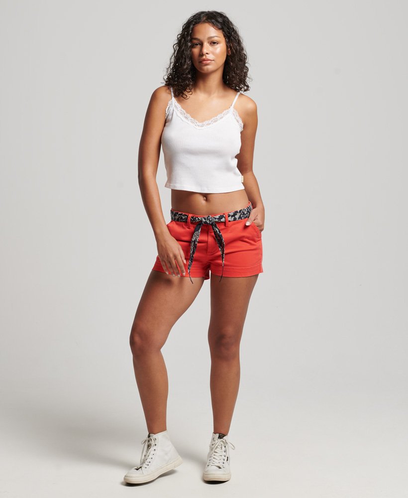 chino hot shorts in frisdrankrood