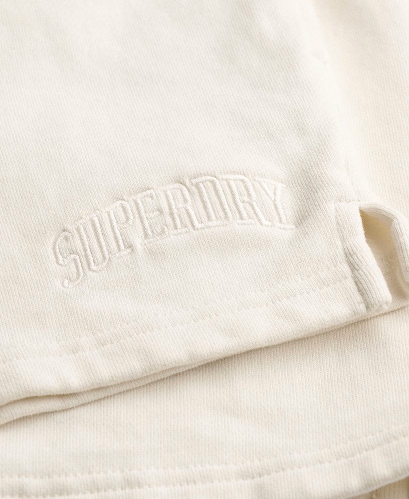 Athletic Essentials shorts met tonale borduursels