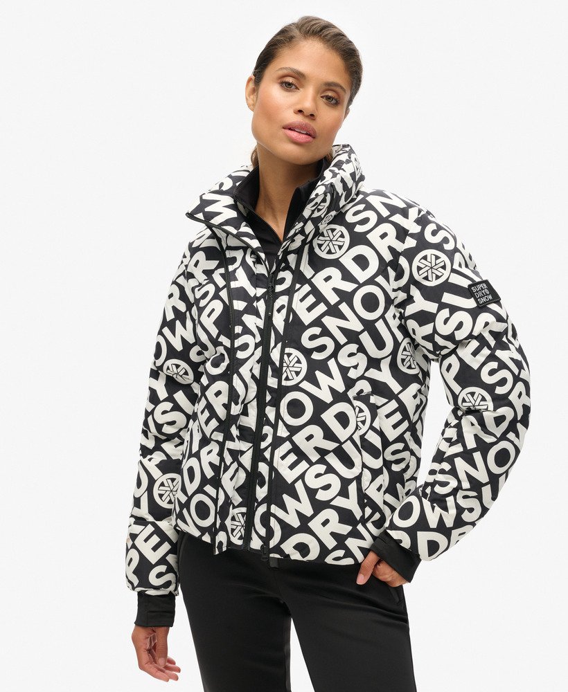ski boxy puffer jacket in superdry monogram black