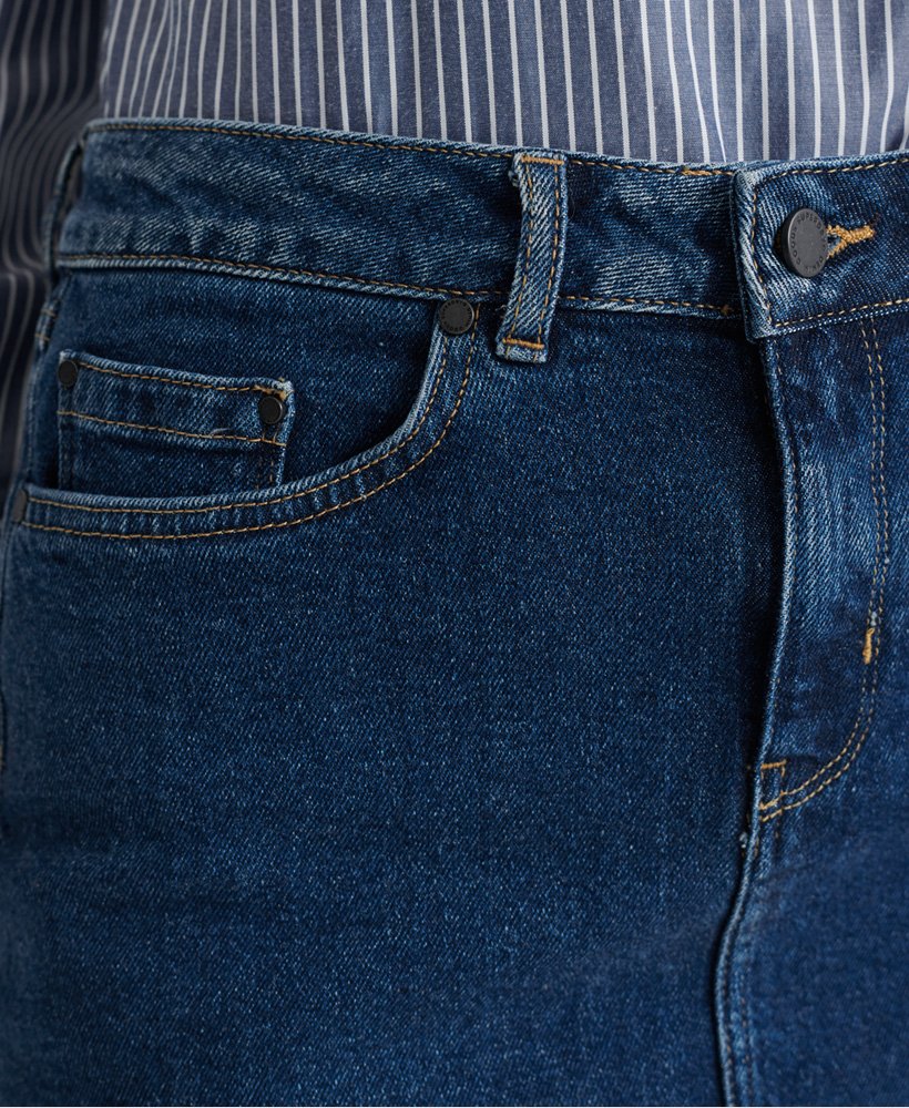 denim minirok in donker indigo verouderd.