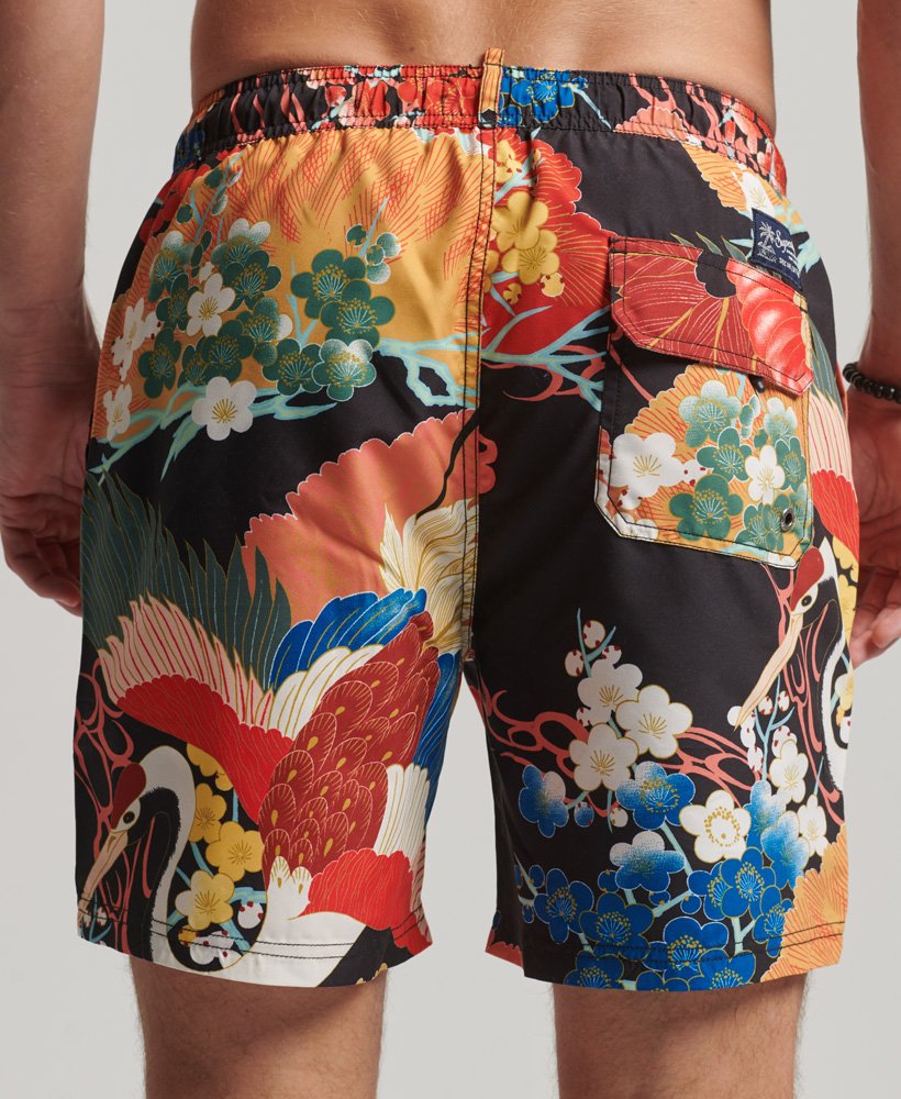 hawaiiaanse zwembroek van gerecycled materiaal in momotose red mix-print