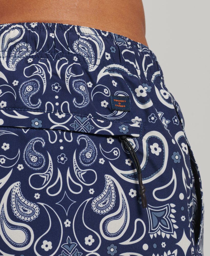 gerecyclede zwembroek met spiegelende marineblauwe paisleyprint