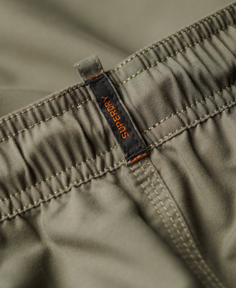 premium geborduurde zwembroek van 43 cm in licht kaki groen