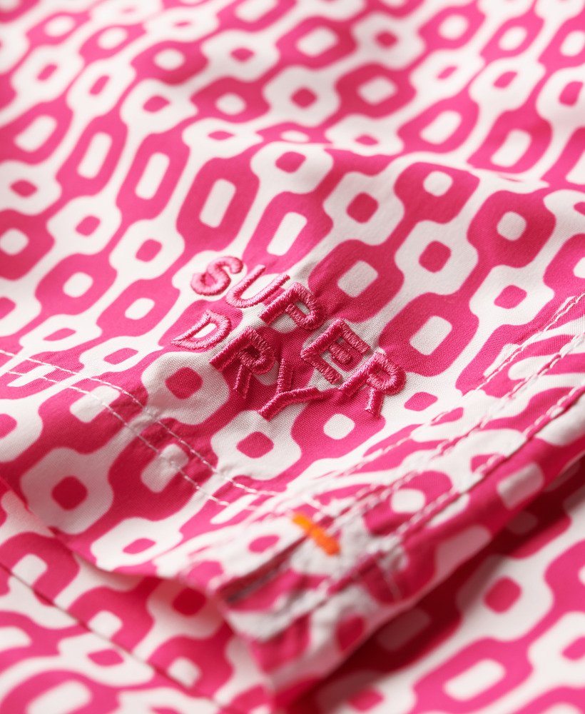 bedrukte gerecyclede zwembroek van 38 cm met roze geometrische print.