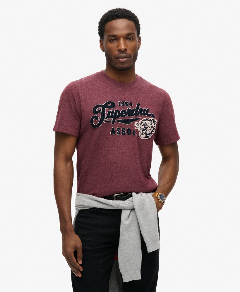 vintage college t-shirt in scriptstijl in port marl