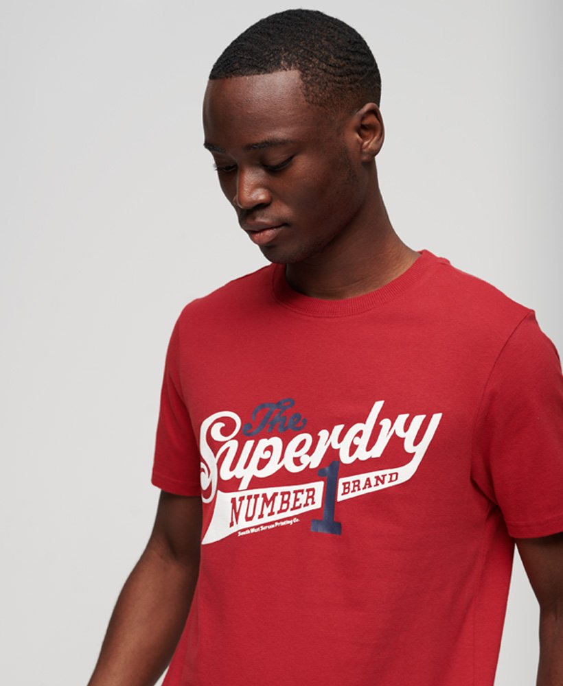 vintage college t-shirt met opdruk in chilipeperrood
