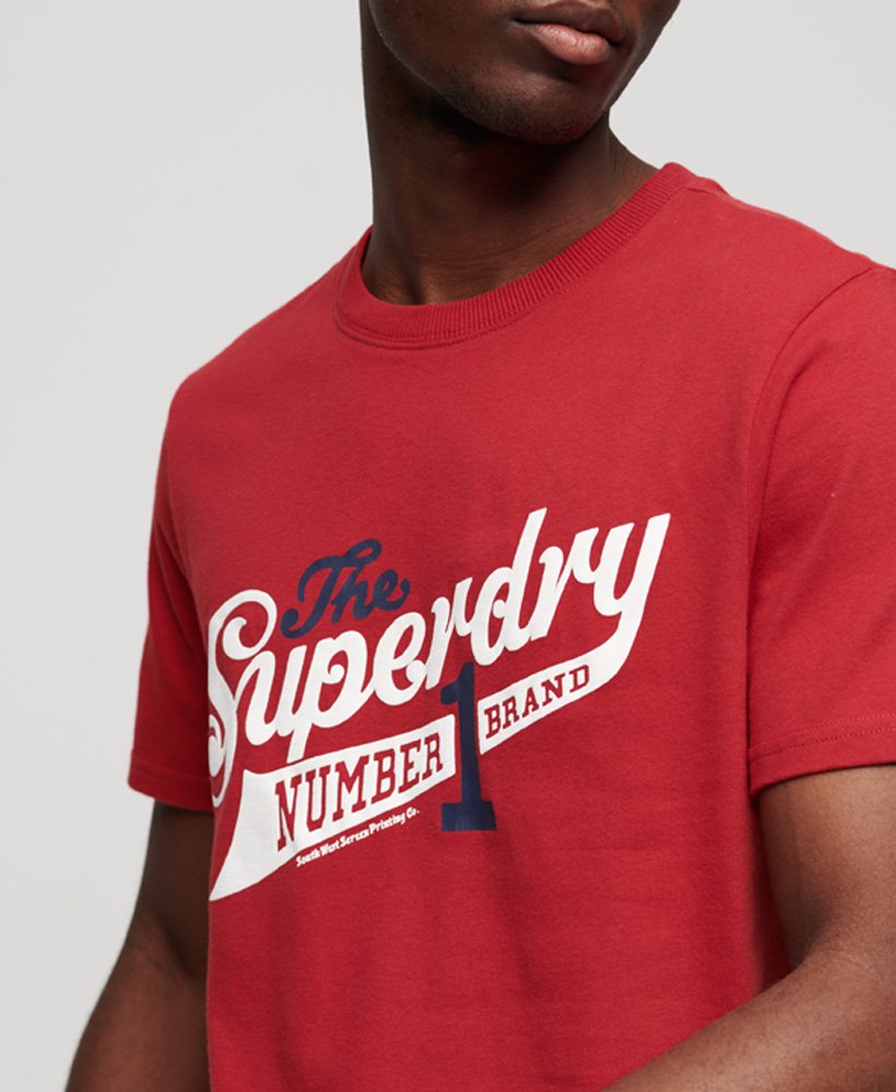 vintage college t-shirt met opdruk in chilipeperrood