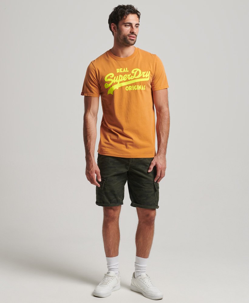 vintage logo neon t-shirt in soedanbruin