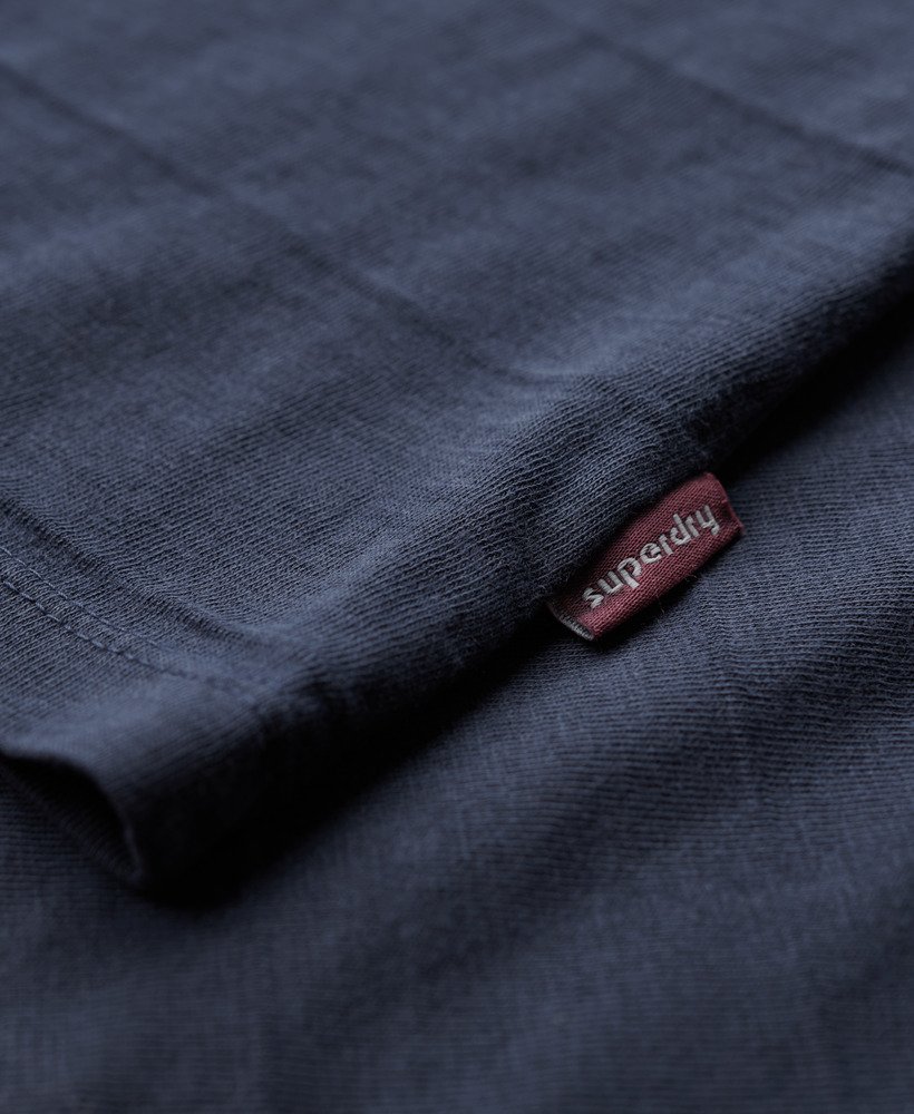 t-shirt van biologisch katoen met vintage textuur in eclipse navy