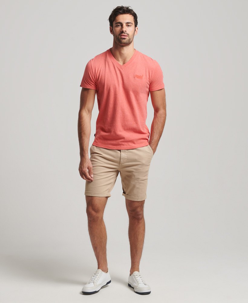 t-shirt met v-hals en essential-logo van biologisch katoen in de kleur coral marl.