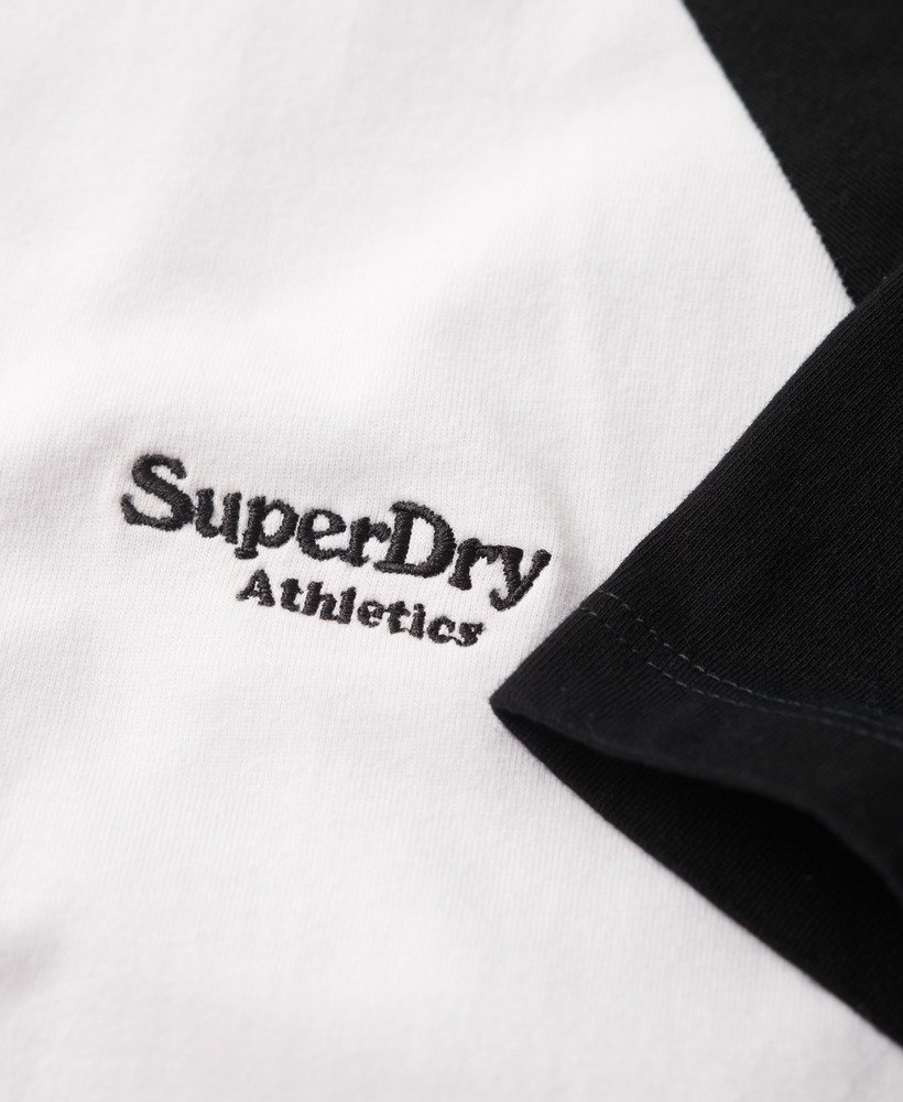 baseball t-shirt met essential logo van biologisch katoen in opticblack