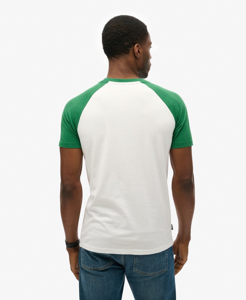 baseball t-shirt met essential logo van biologisch katoen in optischveldgroen gemêleerd.